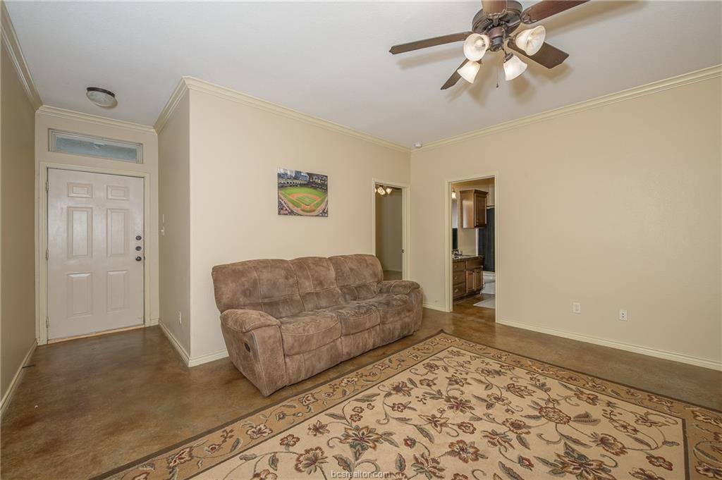 4311 Commando Trail, College Station, TX 77845