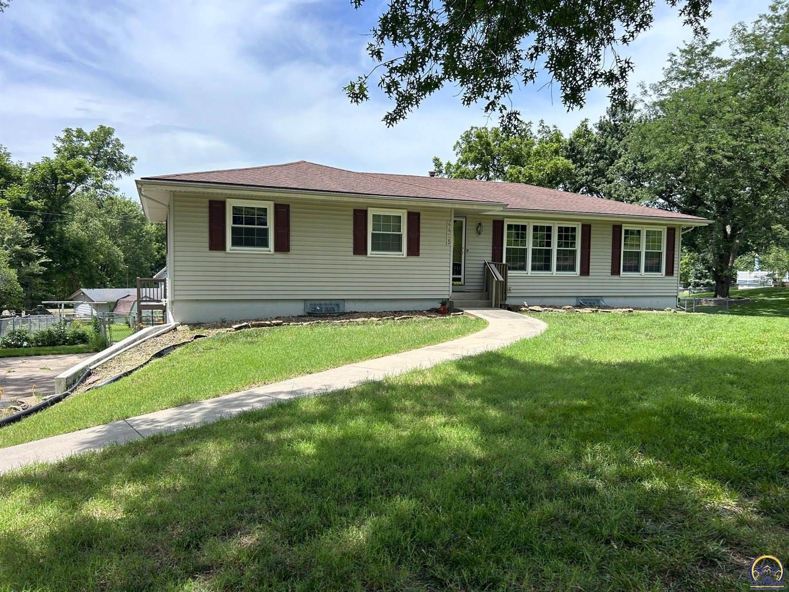 4425 NW Lookout CT, Topeka, KS 66618