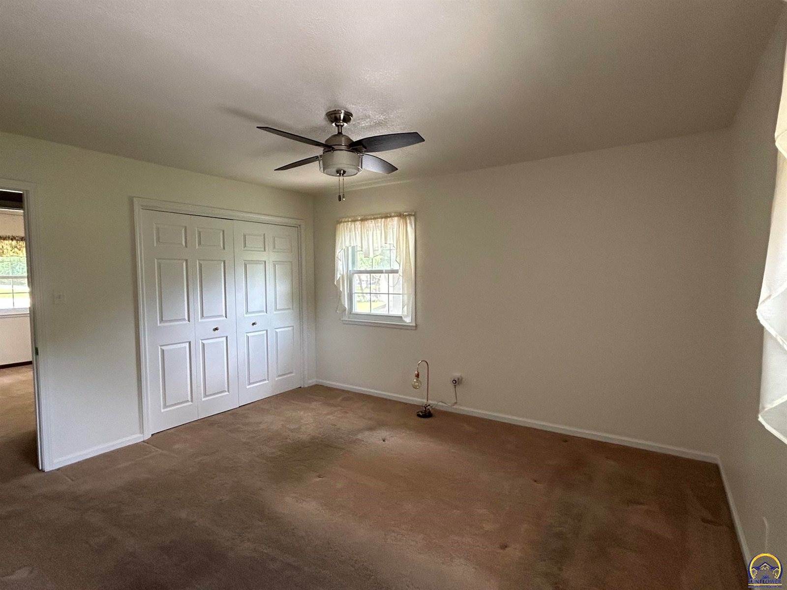 4425 NW Lookout CT, Topeka, KS 66618