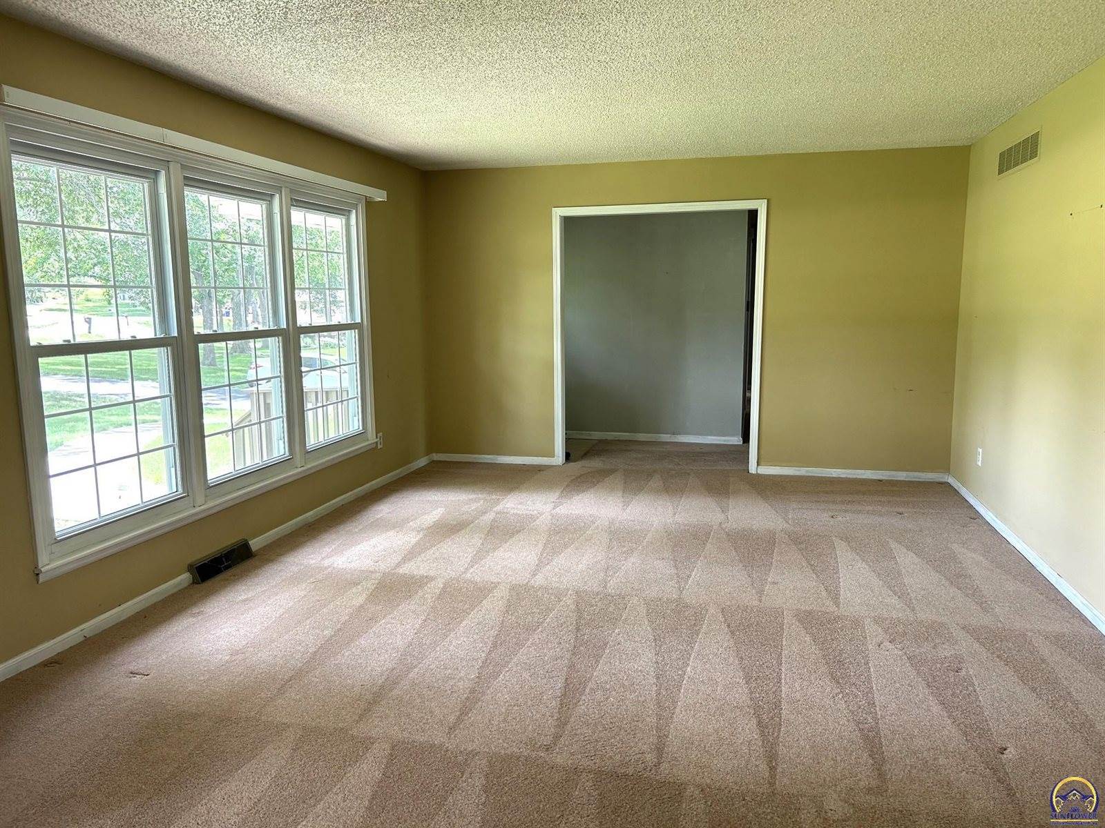 4425 NW Lookout CT, Topeka, KS 66618