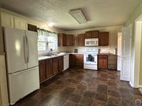 4425 NW Lookout CT, Topeka, KS 66618