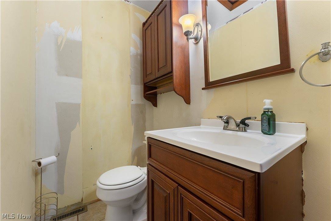 6788 Poland Center Drive, Poland, OH 44514