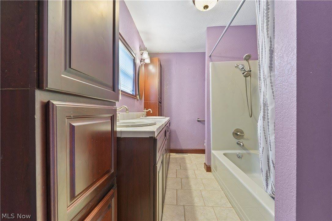 6788 Poland Center Drive, Poland, OH 44514