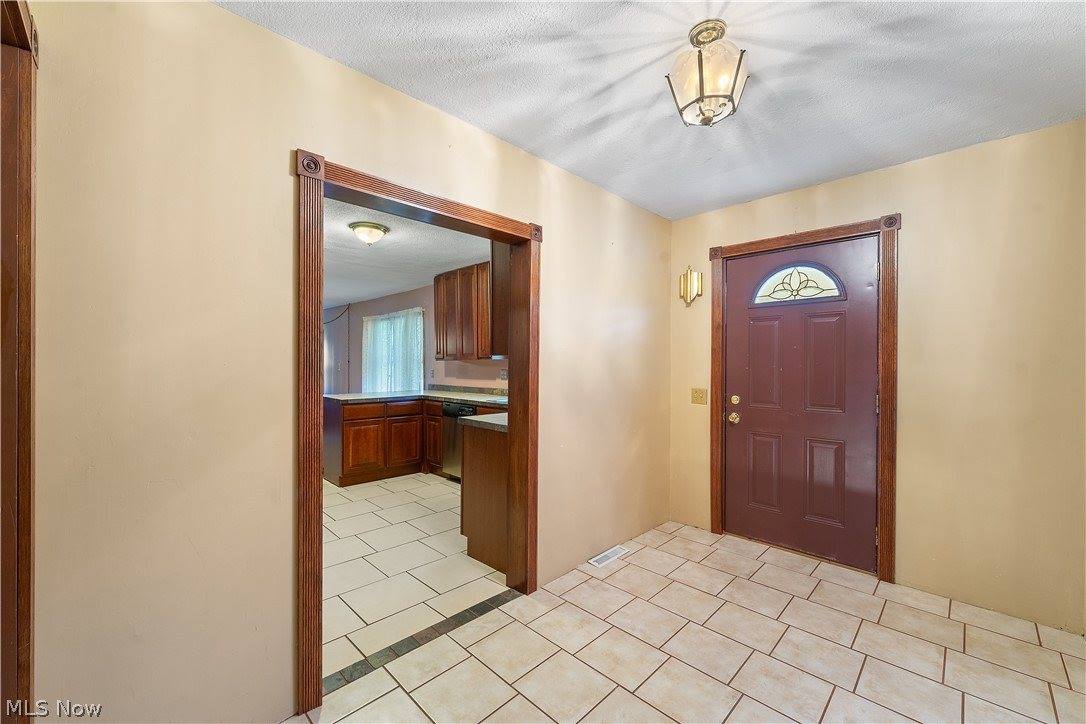 6788 Poland Center Drive, Poland, OH 44514