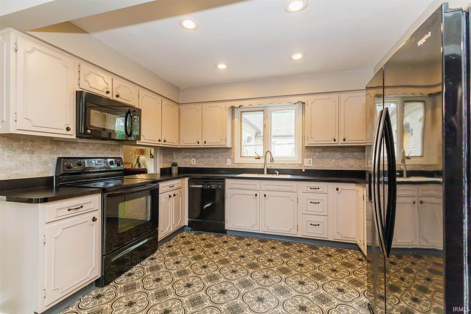 14 Windridge Street, Anderson, IN 46011