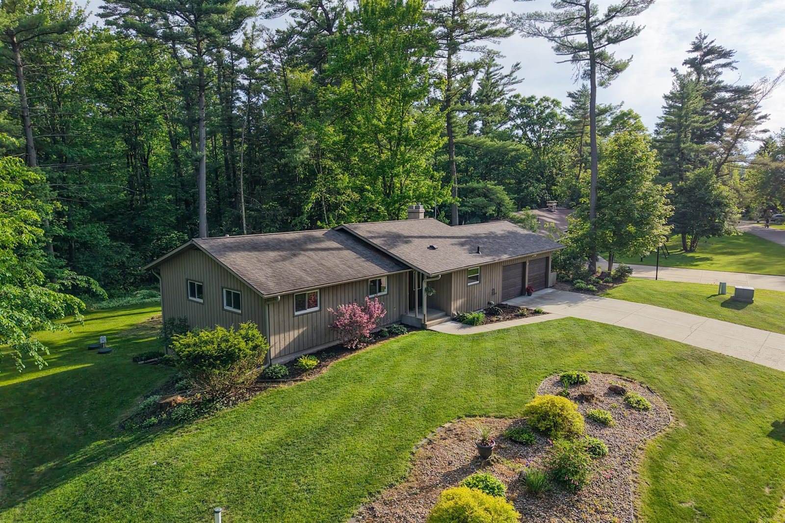 520 Brentwood Drive, Wisconsin Rapids, WI 54494