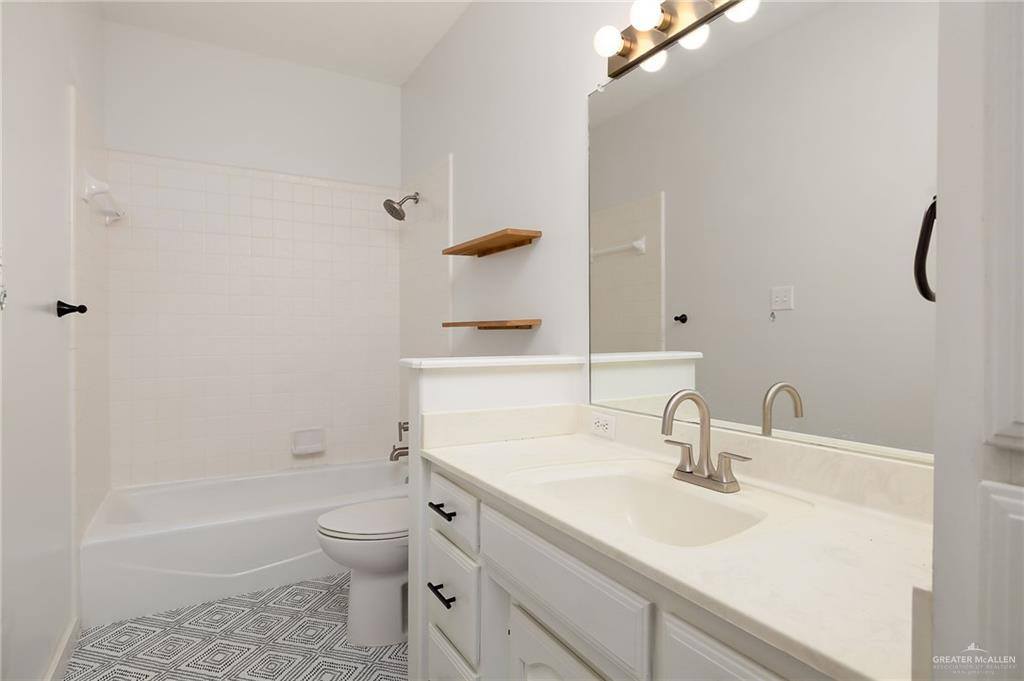 4904 North 4th Street, McAllen, TX 78504