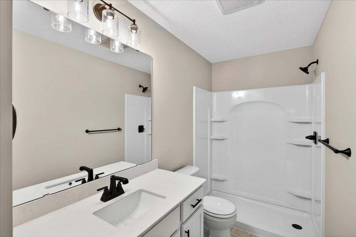 1923 Pierce Street South, Cambridge, MN 55008