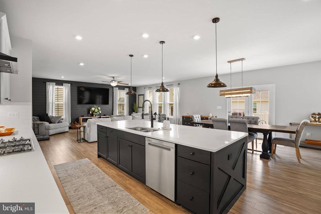 12405 Southington Drive, Woodbridge, VA 22192