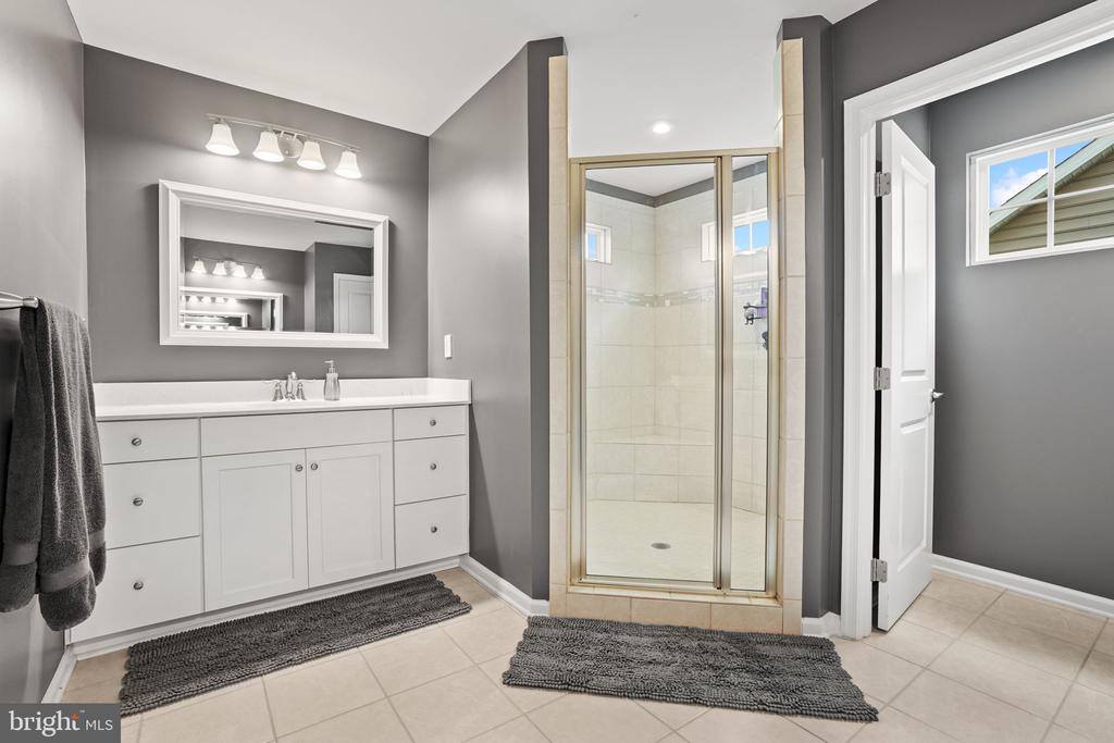 12405 Southington Drive, Woodbridge, VA 22192