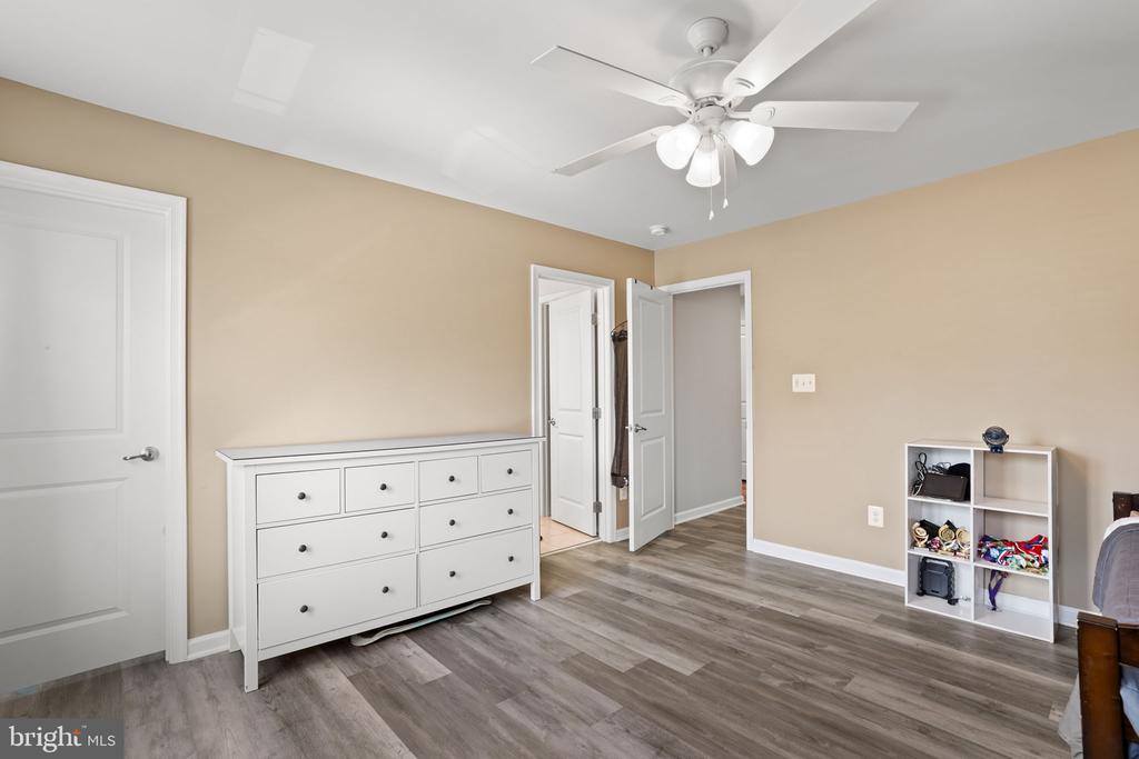 12405 Southington Drive, Woodbridge, VA 22192