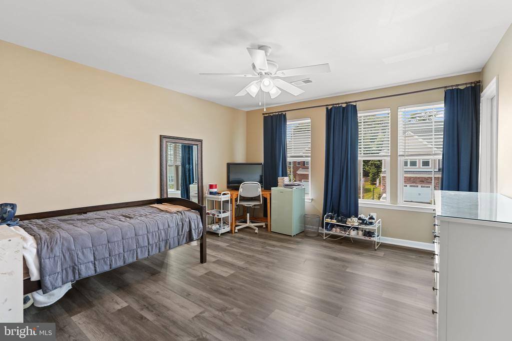 12405 Southington Drive, Woodbridge, VA 22192