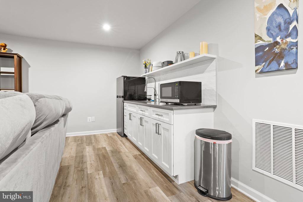 12405 Southington Drive, Woodbridge, VA 22192