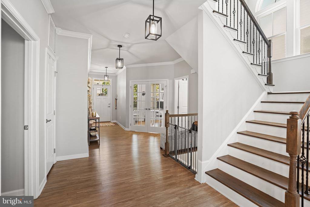 12405 Southington Drive, Woodbridge, VA 22192