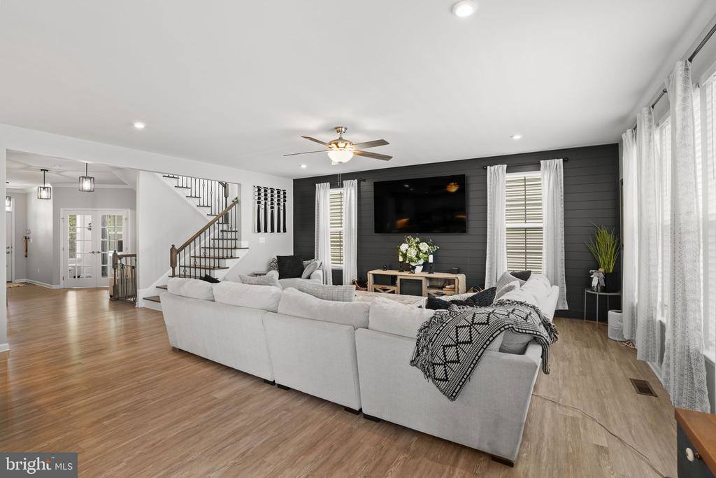 12405 Southington Drive, Woodbridge, VA 22192