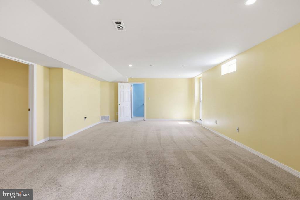 105 Foxwood Drive, Smyrna, DE 19977