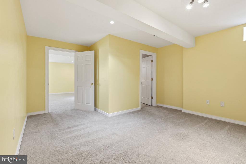 105 Foxwood Drive, Smyrna, DE 19977