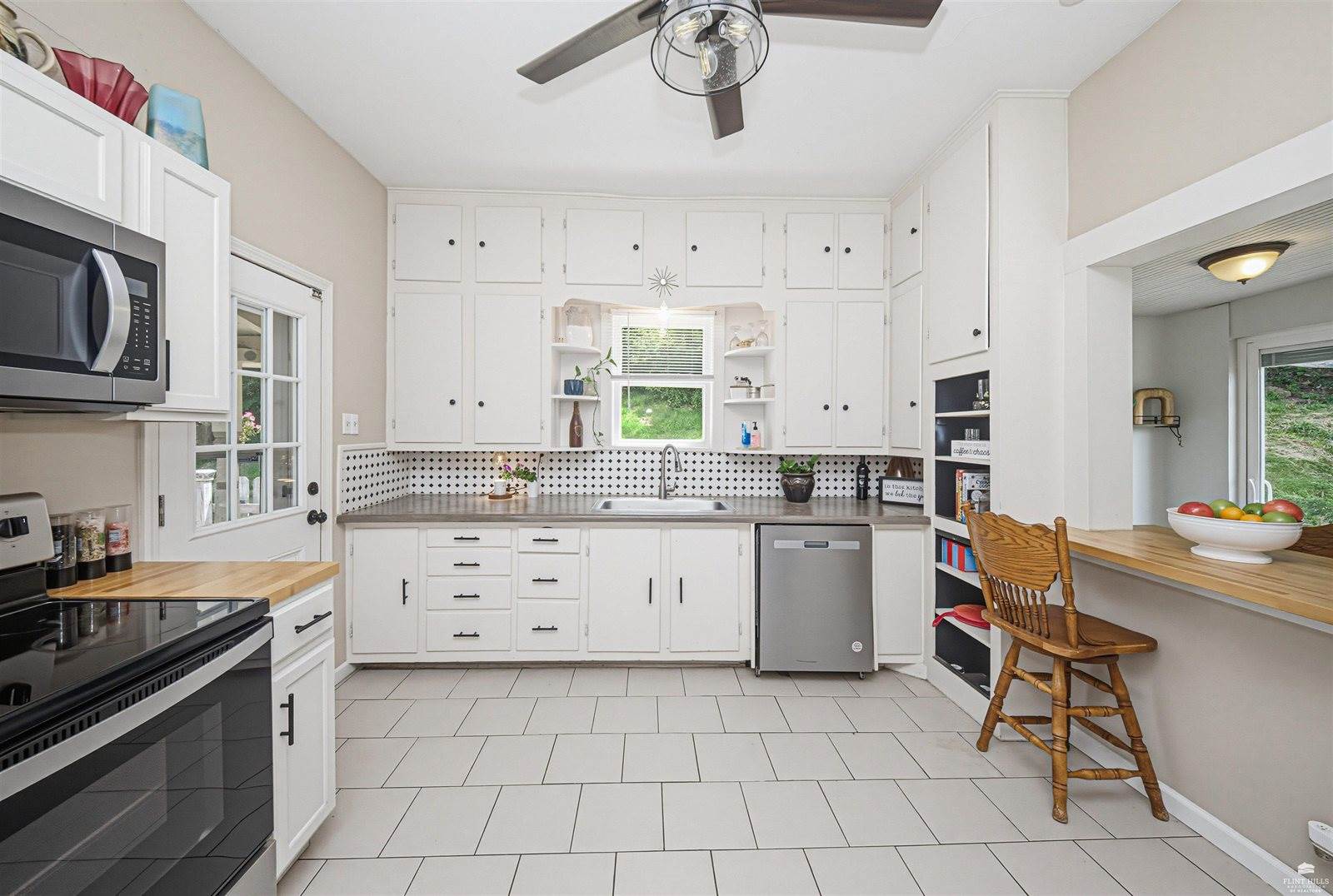 11447 J Hill Road, Junction City, KS 66441