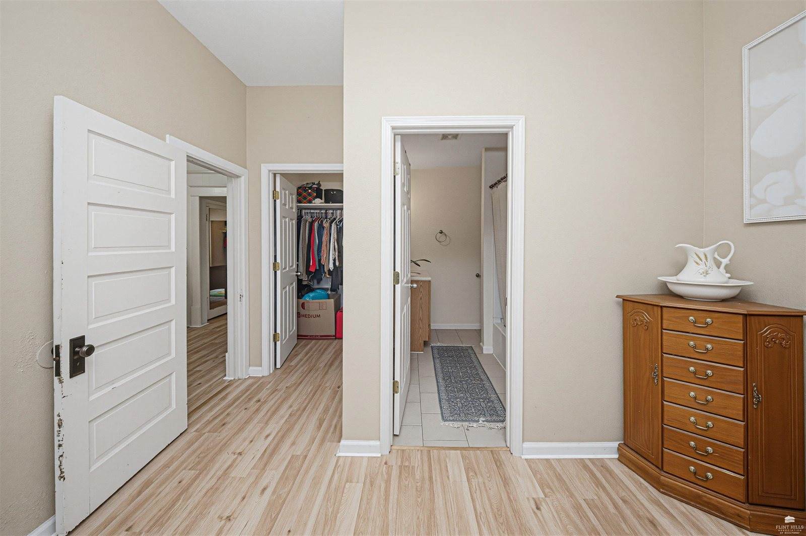 11447 J Hill Road, Junction City, KS 66441