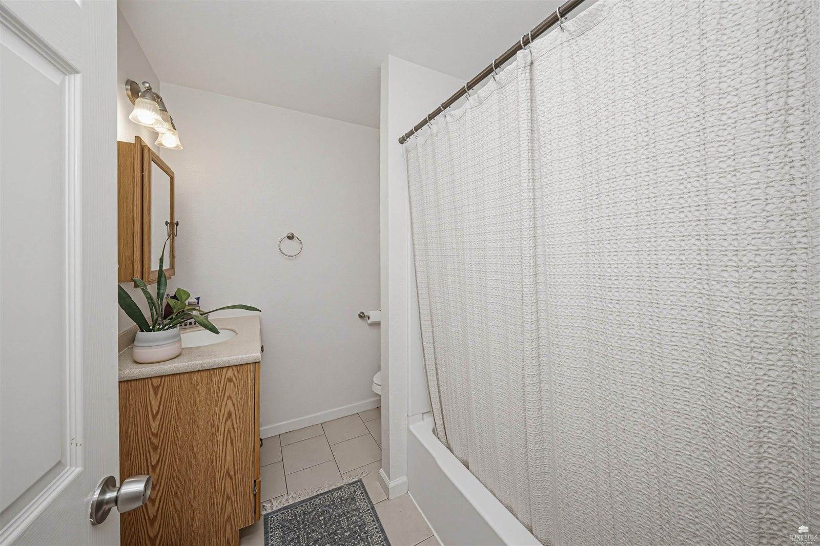 11447 J Hill Road, Junction City, KS 66441