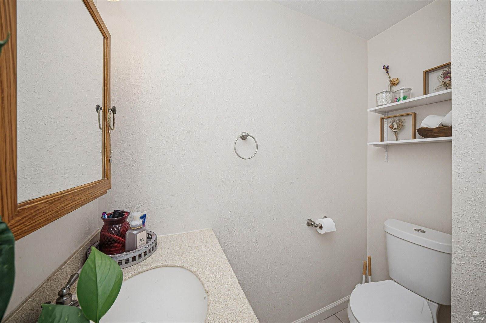11447 J Hill Road, Junction City, KS 66441