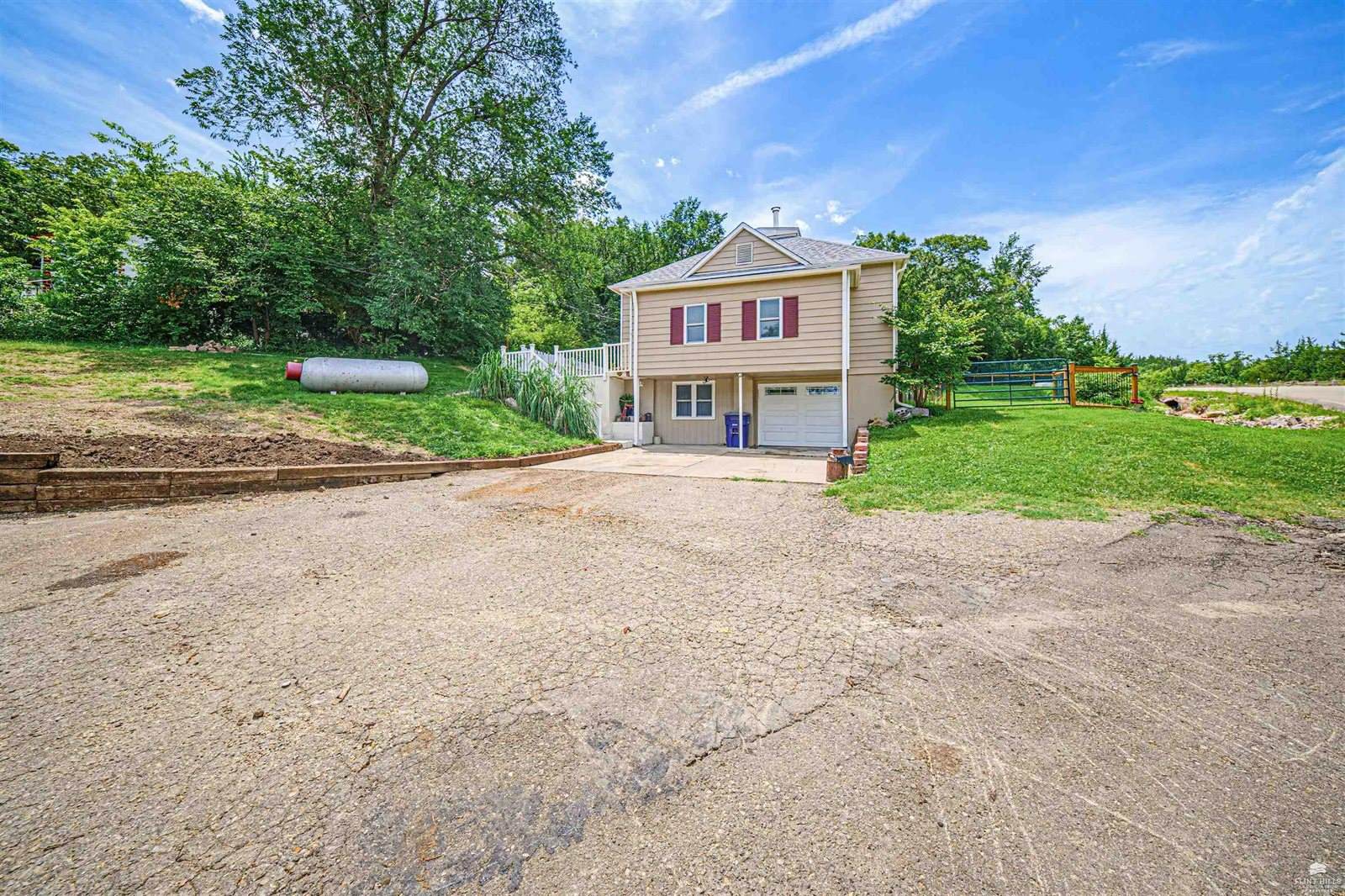 11447 J Hill Road, Junction City, KS 66441