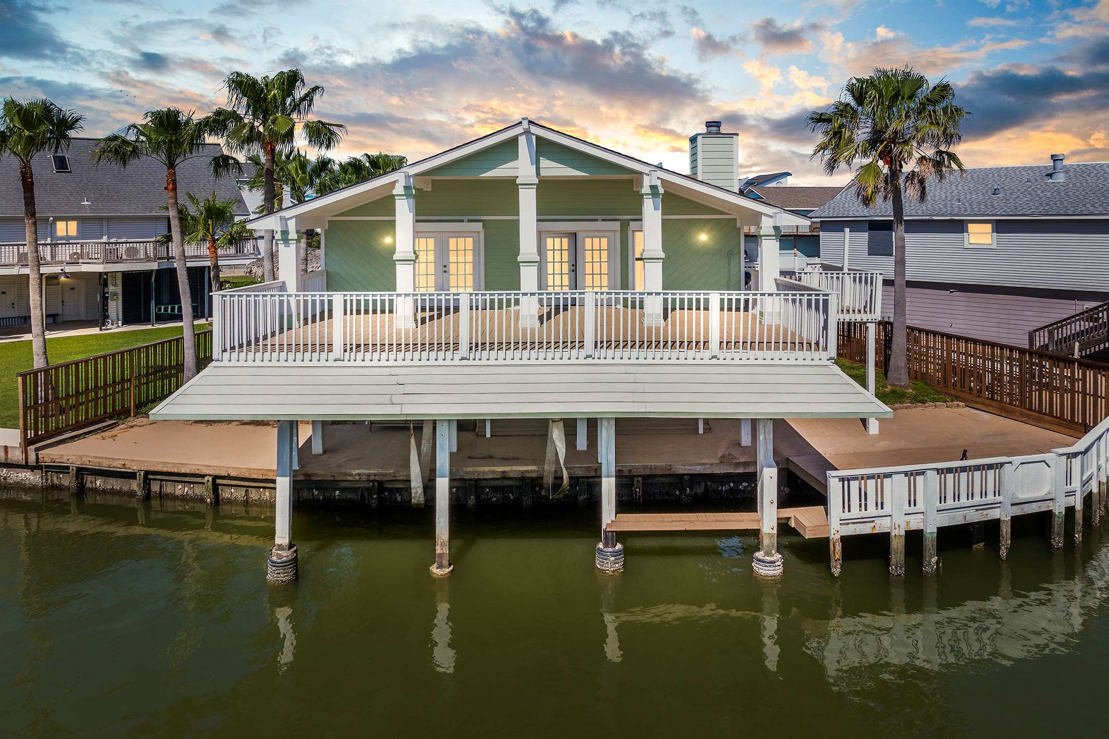 1303 Coral Way, Tiki Island, TX 77554