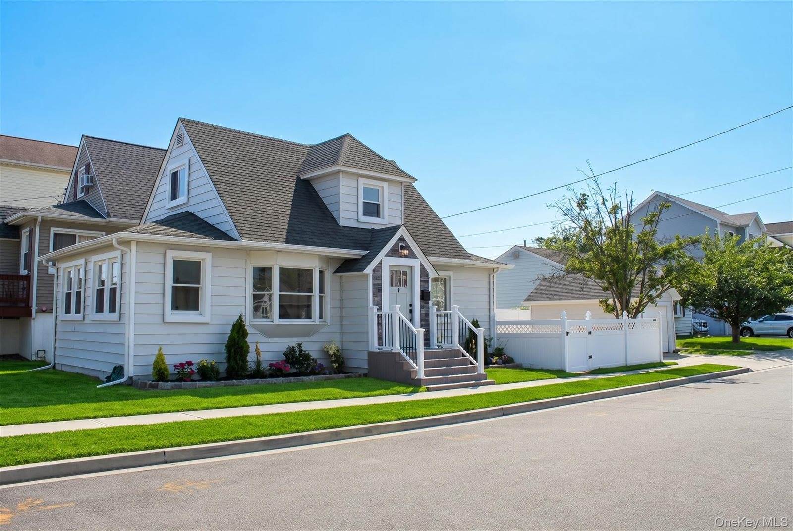 9 Franklin Street, East Rockaway, NY 11518