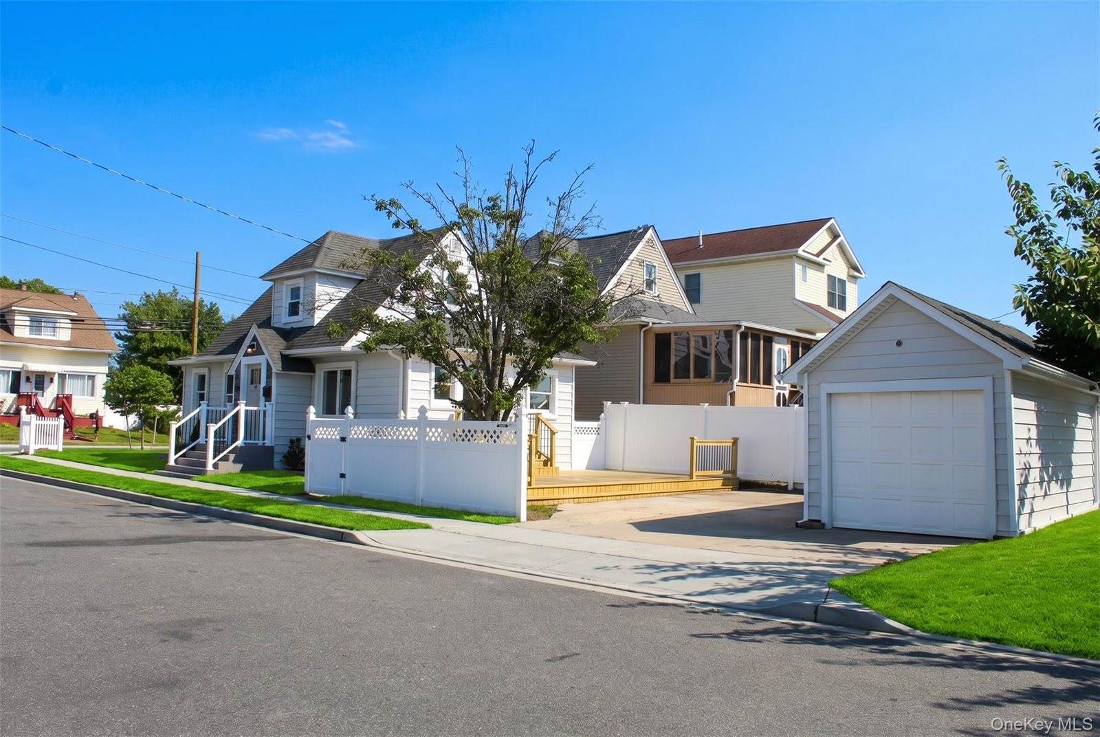 9 Franklin Street, East Rockaway, NY 11518