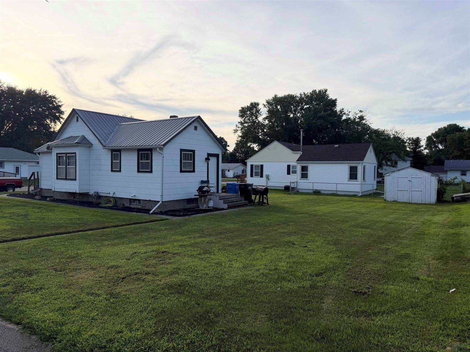 550 S 6th St, Akron, IA 51001