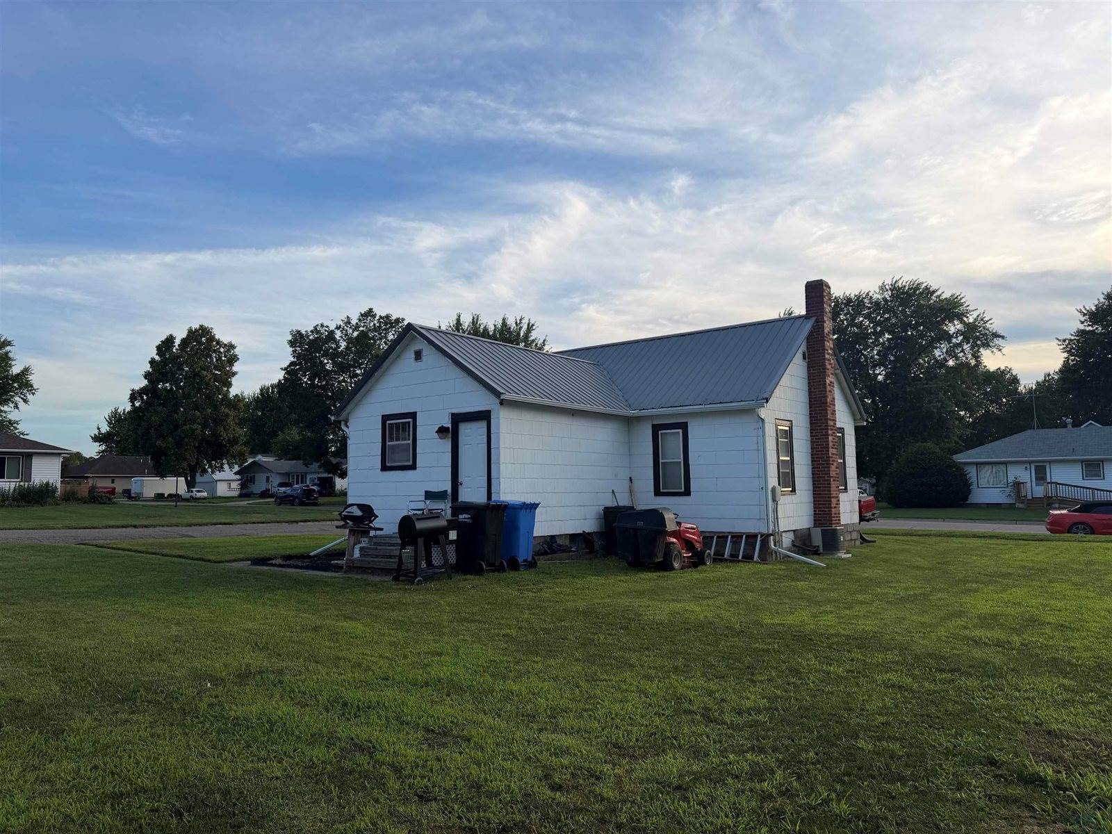 550 S 6th St, Akron, IA 51001