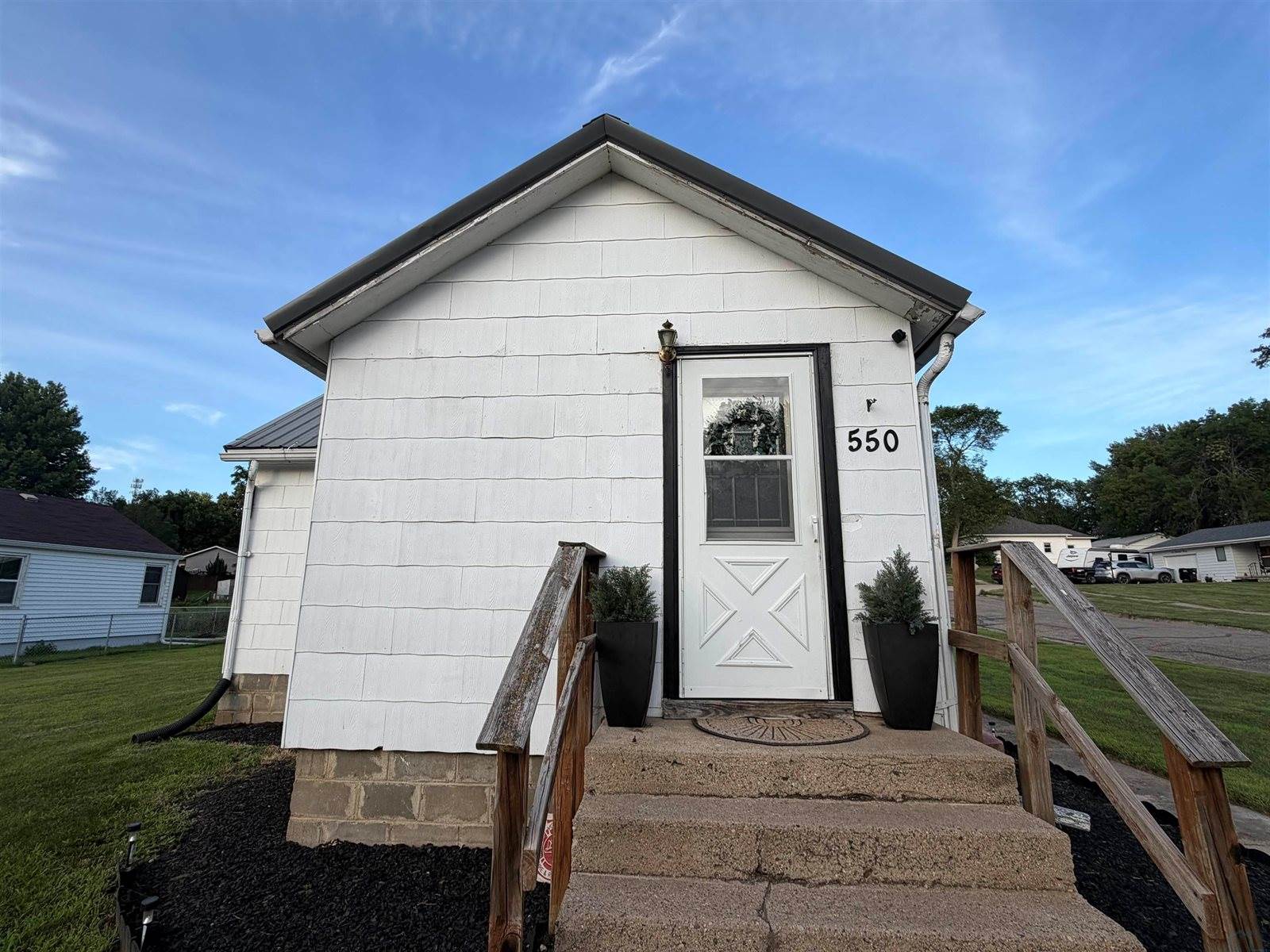 550 S 6th St, Akron, IA 51001