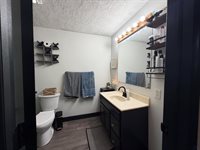 550 S 6th St, Akron, IA 51001