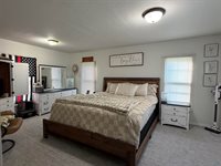 550 S 6th St, Akron, IA 51001