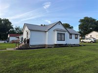 550 S 6th St, Akron, IA 51001