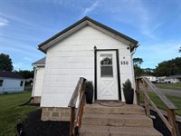 550 S 6th St, Akron, IA 51001