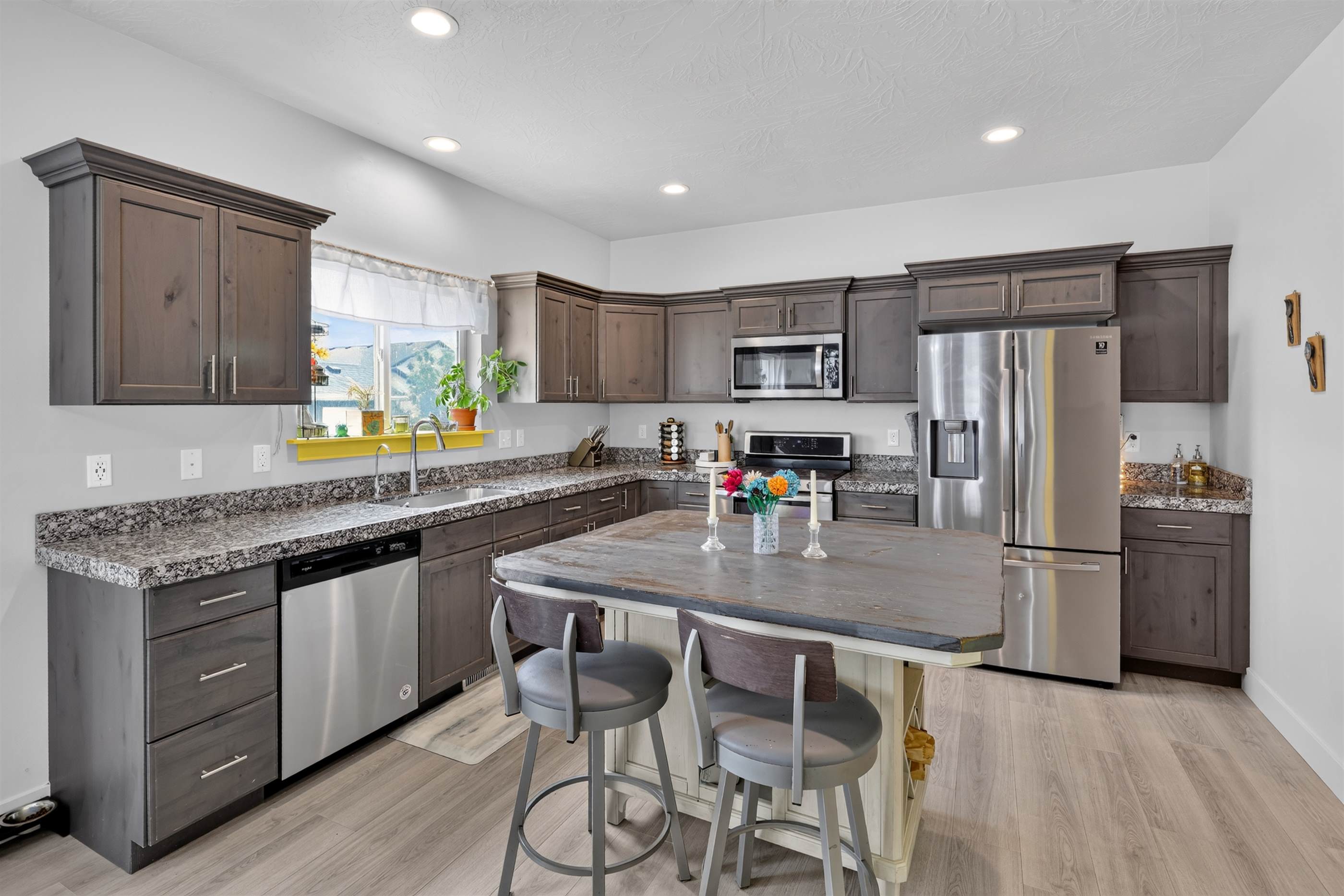 1374 W Ballast Way, Eagle Mountain, UT 84005