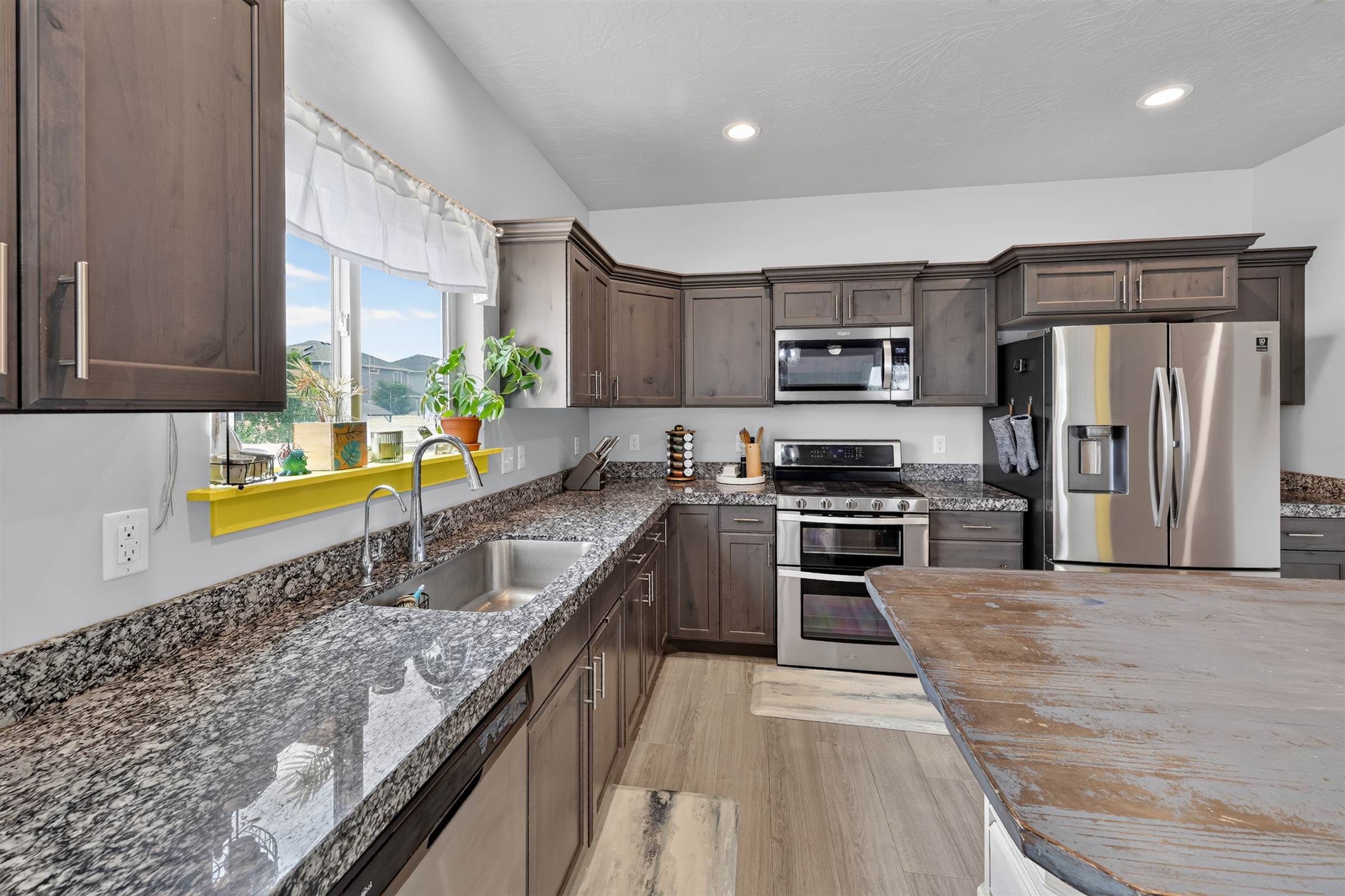 1374 W Ballast Way, Eagle Mountain, UT 84005
