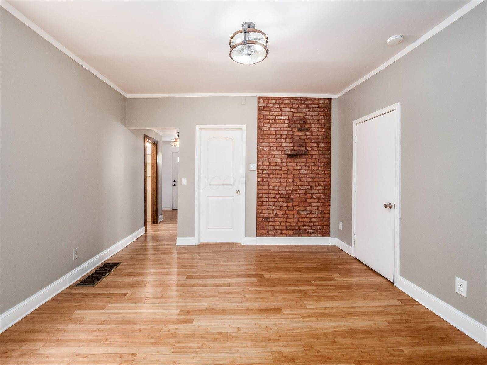 574 Seymour Avenue, Columbus, OH 43205