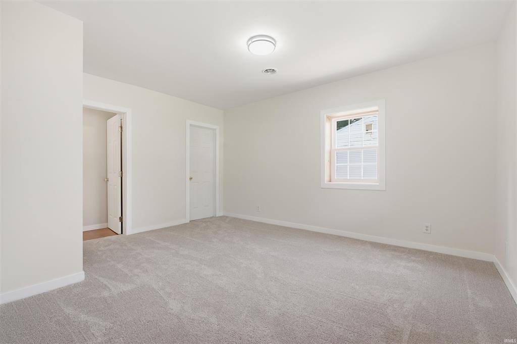 922 S Umbarger Road, Muncie, IN 47304