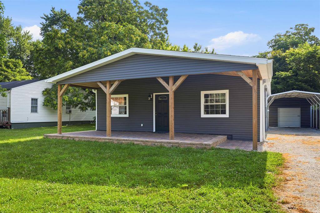 922 S Umbarger Road, Muncie, IN 47304