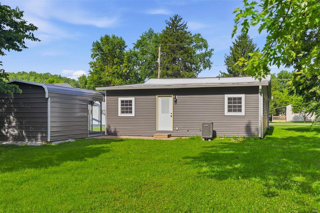 922 S Umbarger Road, Muncie, IN 47304