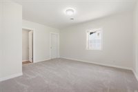 922 S Umbarger Road, Muncie, IN 47304