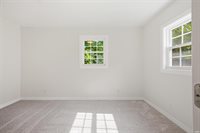 922 S Umbarger Road, Muncie, IN 47304