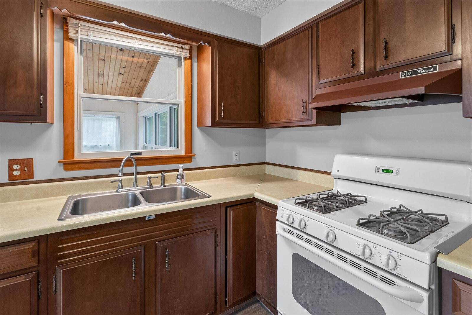 130 Stillwater Avenue, Orono, ME 04473