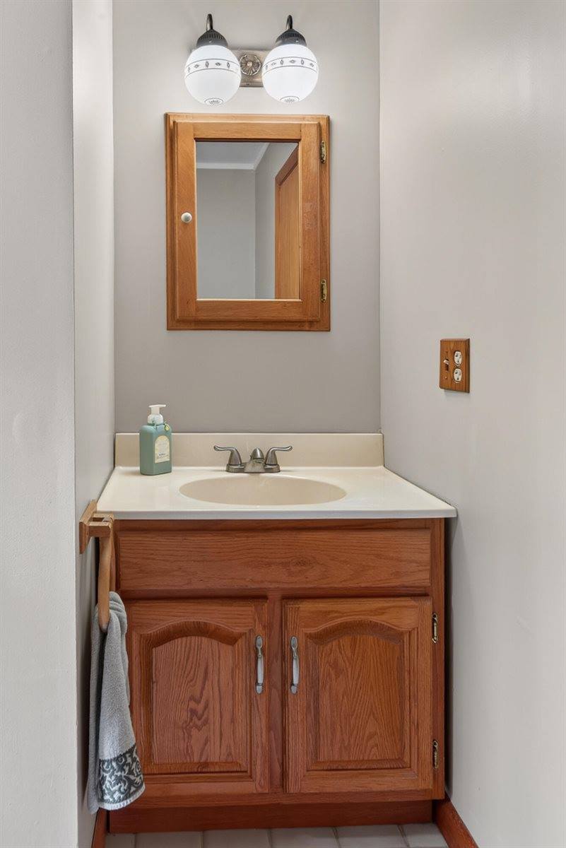 130 Stillwater Avenue, Orono, ME 04473