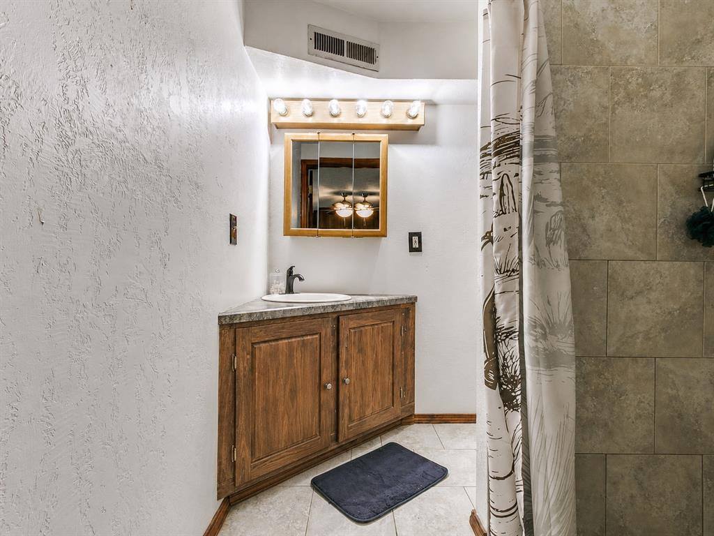 7085 Ponderosa Lane, Blanchard, OK 73010