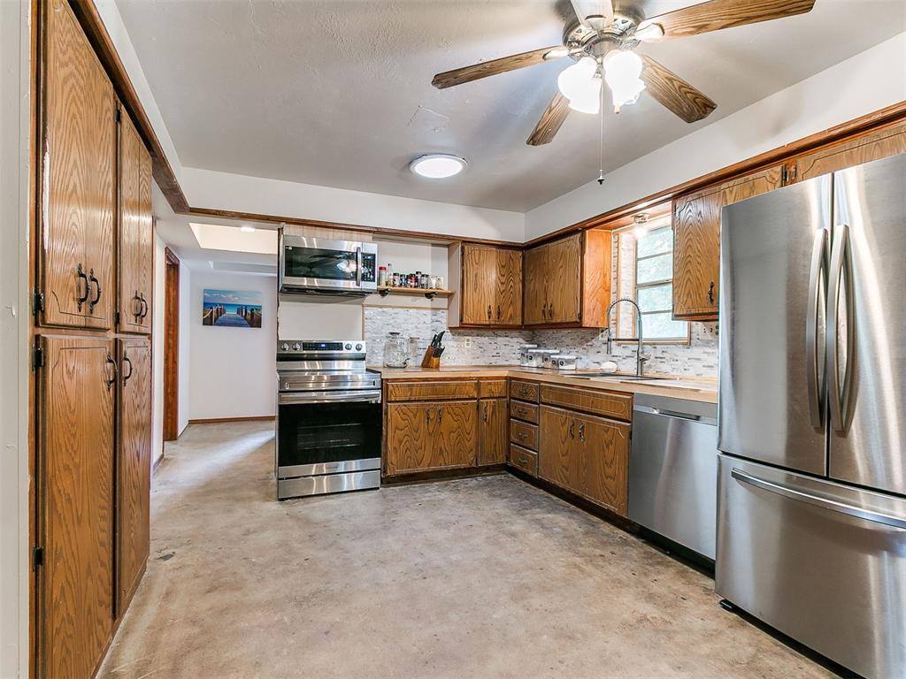 7085 Ponderosa Lane, Blanchard, OK 73010