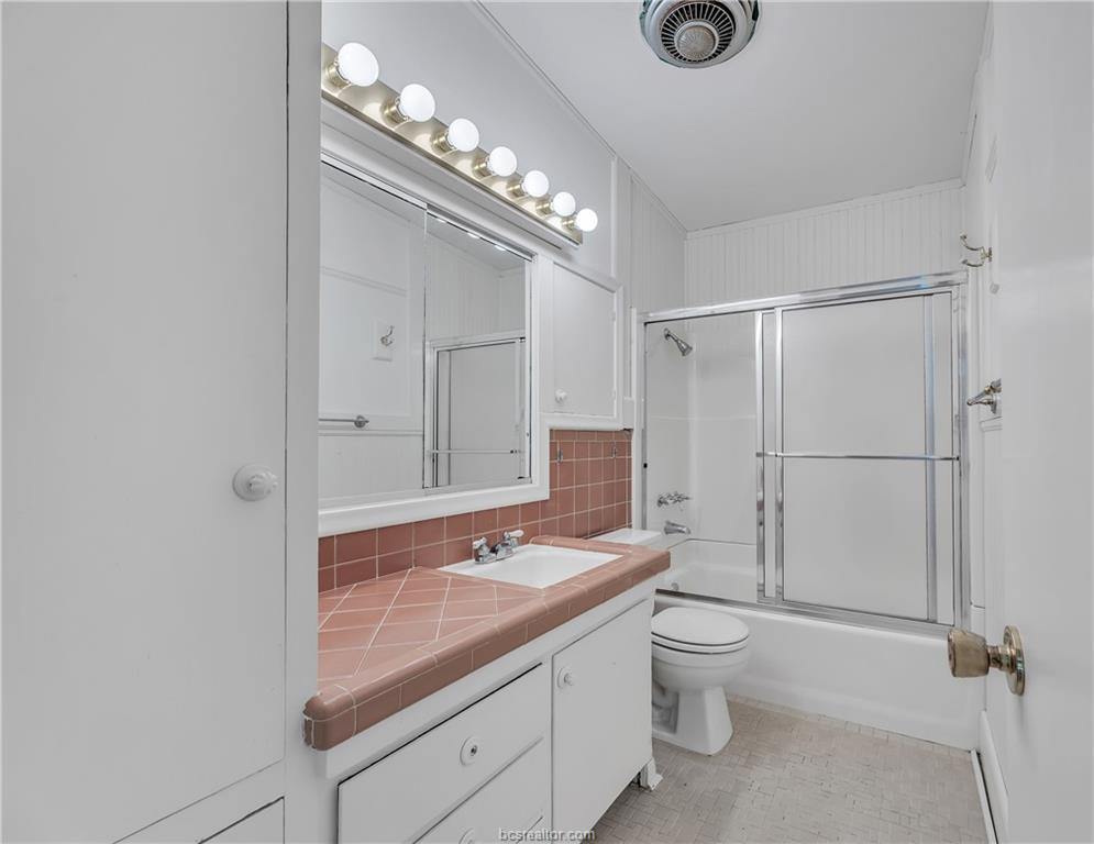 409 Timber Street, College Station, TX 77840