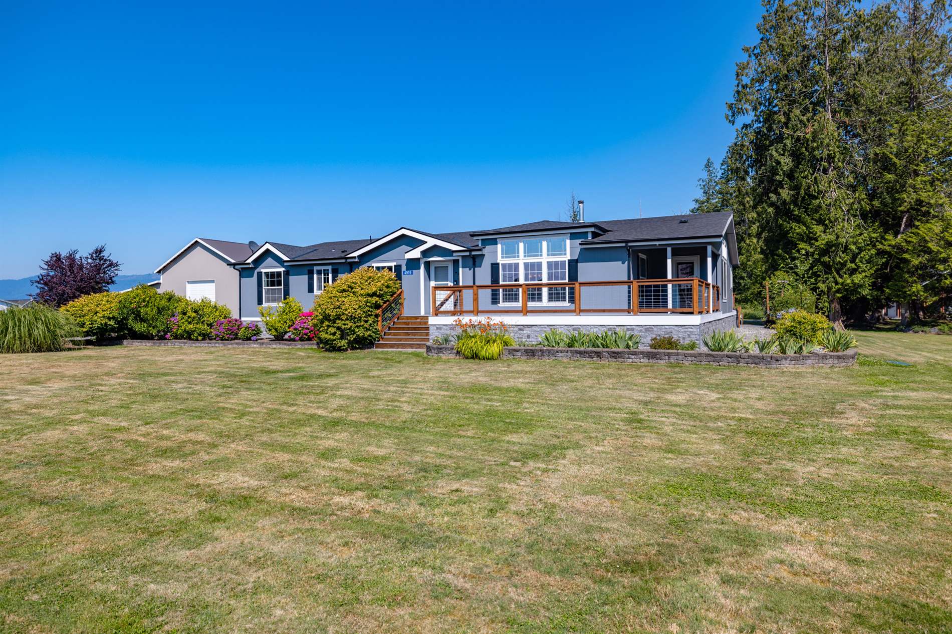4919 G Loop Rd, Bow, WA 98232